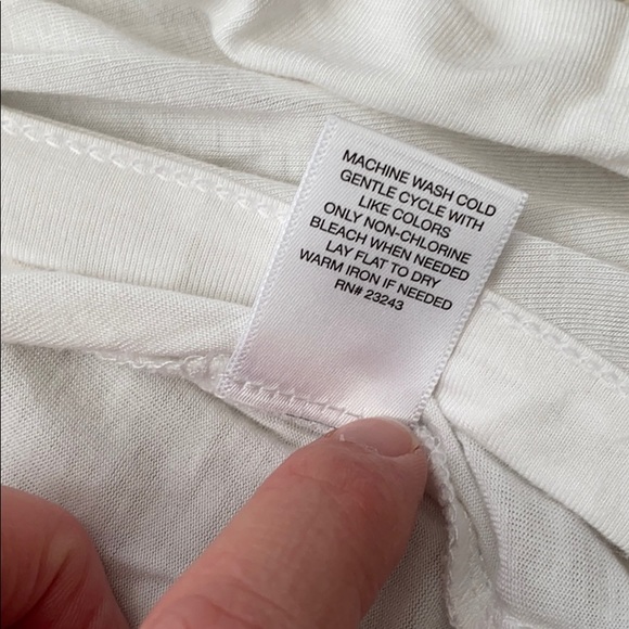 NY&C. New York & Company XS white top - Picture 7 of 15